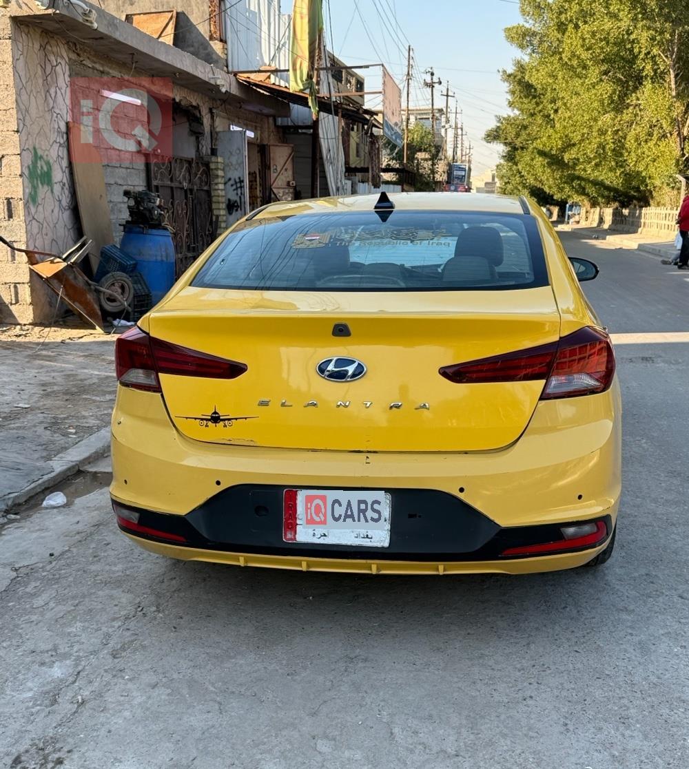 هیۆندای ئەلەنترا